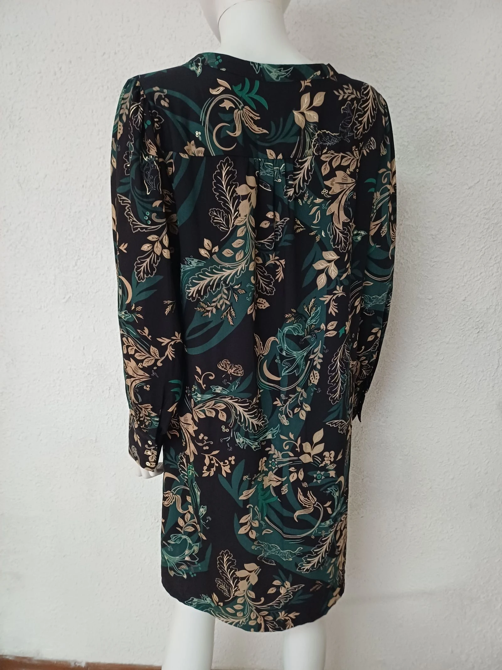 Vestido cache-cache fluido e confortável tamanho 38/40 cor preto com estampa – photo 8